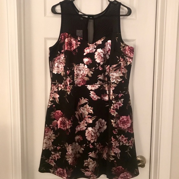 Black floral dress with sheer neckline. - Picture 2 of 4